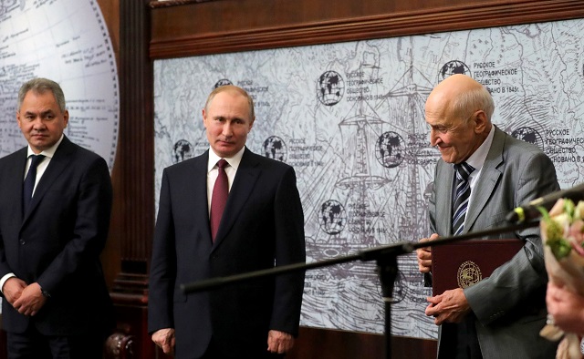 Владимир Путин поздравил зоолога и телеведущего Николая Дроздова с юбилеем