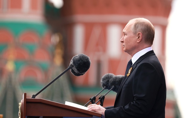 Путин поздравил граждан России с Днем Победы — видео