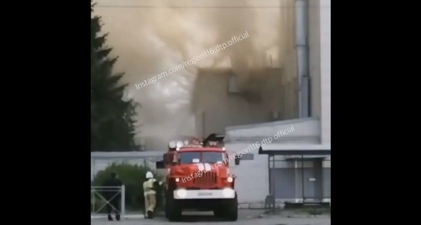 В Казани на Горьковском шоссе сгорела сауна - видео