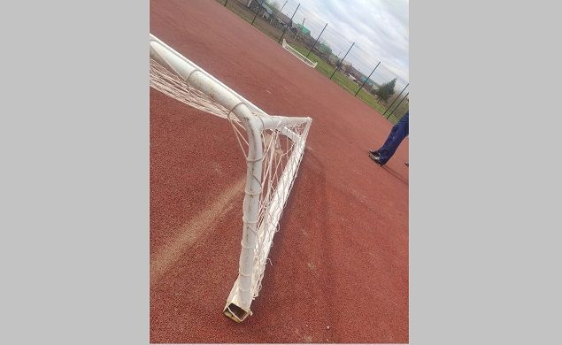 В Татарстане на 10-летнюю девочку рухнули футбольные ворота