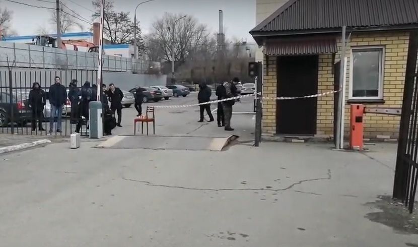 Задержанный за грабеж житель Волгограда зарезал полицейского на крыльце УБЭП