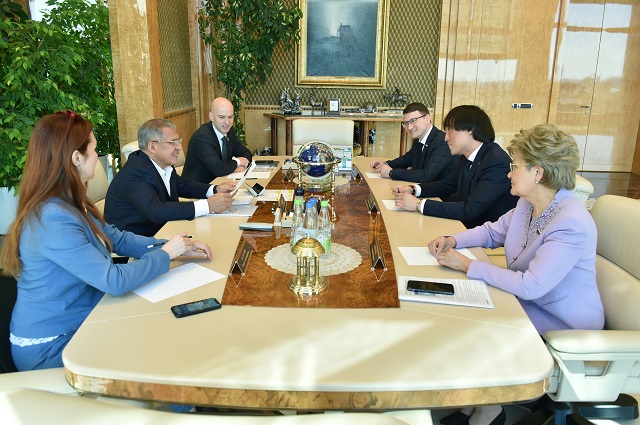 Минниханов обсудил поддержку туротрасли РТ с главой профильного комитета Госдумы