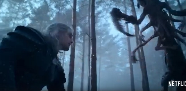 Netflix показал битву Геральта с гигантской сороконожкой из второго сезона «Ведьмака»