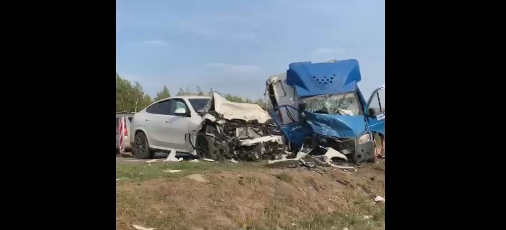 В Татарстане автоледи на BMW отправила двоих детей в реанимацию