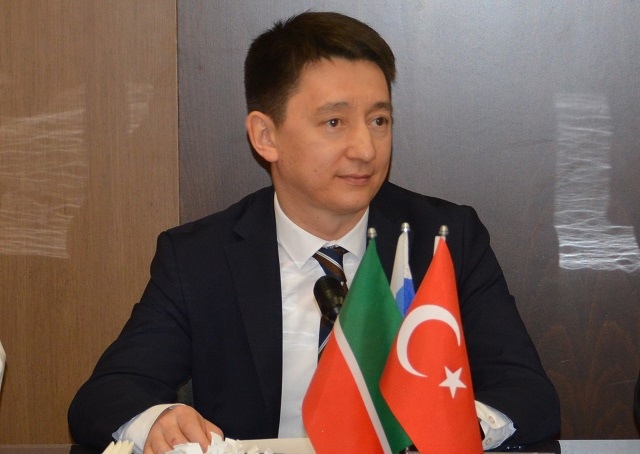 Минниханов продлил полномочия полпреду Татарстана в Турции Гатауллину