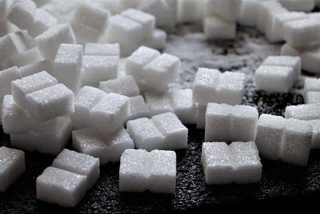 Минсельхоз отказался от продолжения регулирования цен на сахар и масло