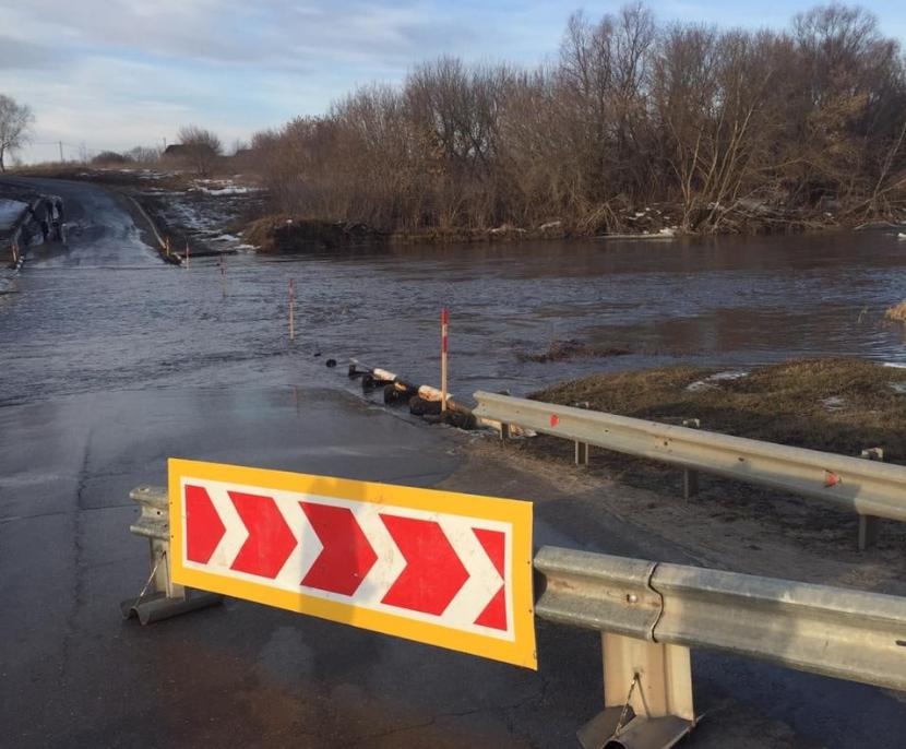 Из-за разлива Свияги два моста в Буинском районе РТ оказались под водой