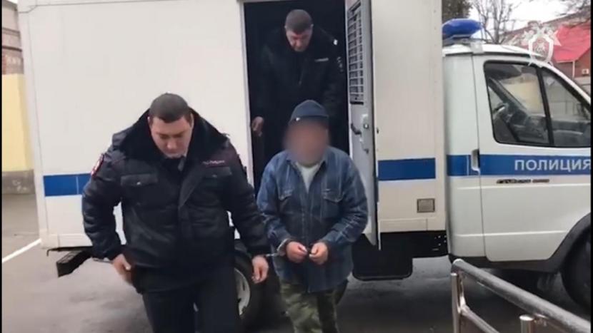 Казанские полицейские задержали мужчину, угрожавшего убить свою семью