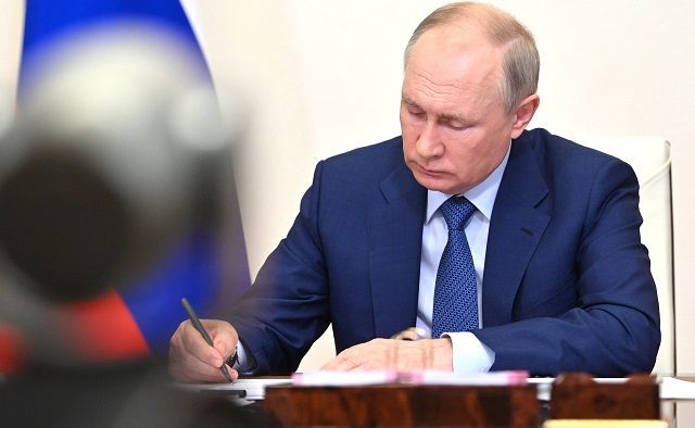 Путин продлил действие льготной ипотеки