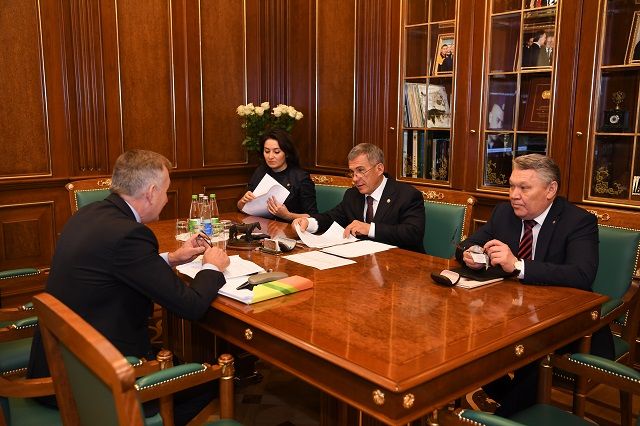 Путин наградил орденами трех высокопоставленных чиновников из Татарстана