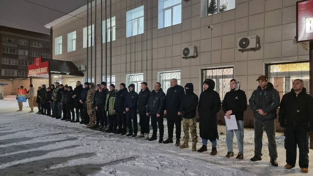 В Бугульме проводили 28 контрактников на СВО