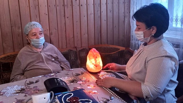 В Буинске соцработники в рамках нацпроекта проводят занятия по галотерапии