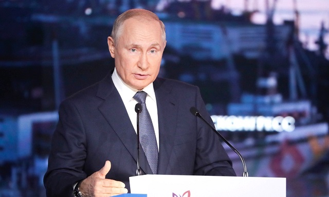 Владимир Путин поручил выделять регионам не менее 8 млрд рублей на лесоохрану