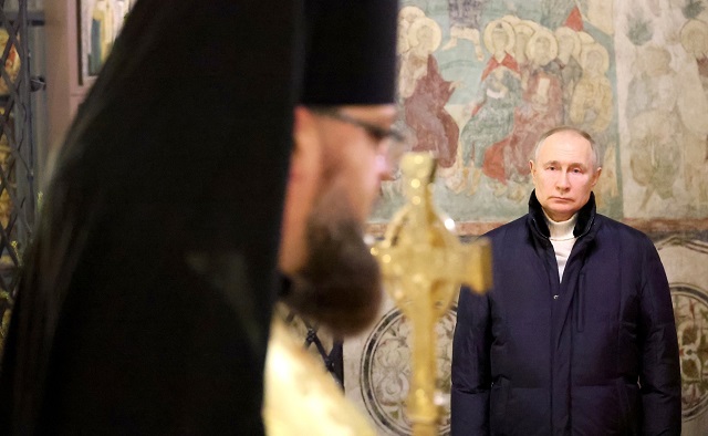 Путин в поздравлении православных с Рождеством отметил роль церкви в поддержке бойцов СВО