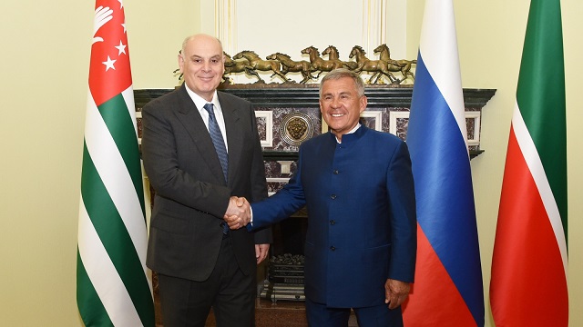 Минниханов обсудил с президентом Абхазии возможности увеличения товарооборота