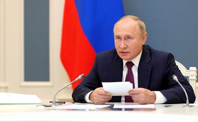 Владимир Путин подписал указ об оказании гуманитарной помощи Донбассу