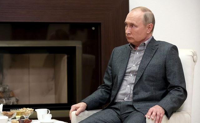Владимир Путин коронавирустан ревакцинация узган