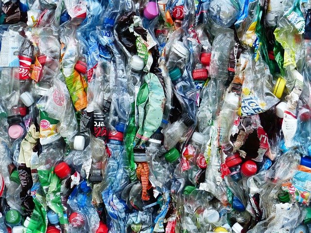 За три месяца школьники Казани сдали 10 000 пластиковых бутылок