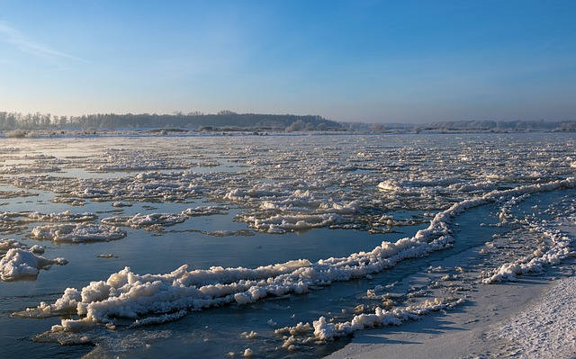 В Татарстане открыли ледовую переправу через реку Кама