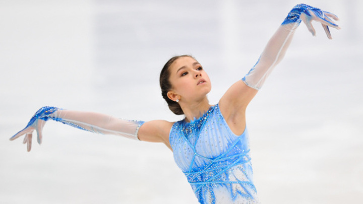 Валиева выиграла короткую программу на ЧЕ. Трусова и Щербакова упали