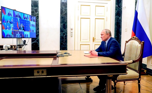 Владимир Путин обсудил с Совбезом сотрудничество на постсоветском пространстве