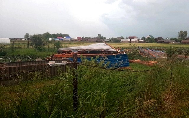 Чудовищной силы ураган разнес десятки домов в Чувашии