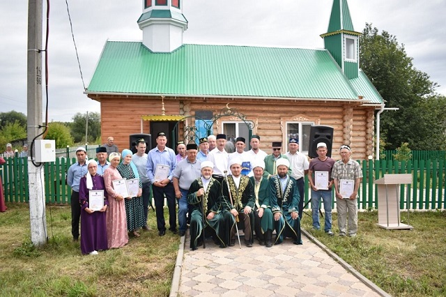 Новую мечеть в селе Новый Ашит назвали в честь учительницы Альмины Нигматзяновой