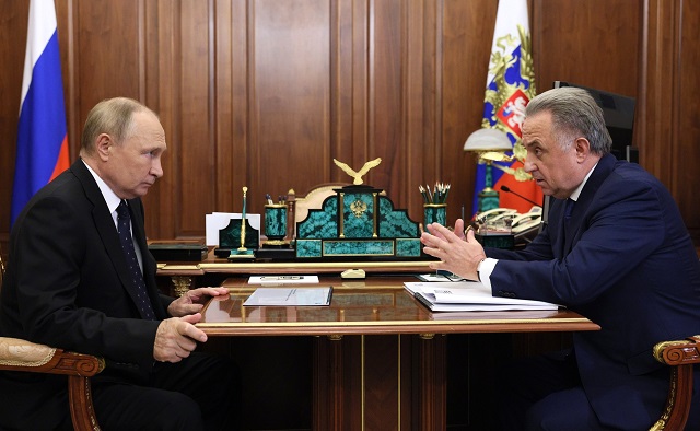 Мутко доложил Путину о запуске консультационного центра по вопросам жилья