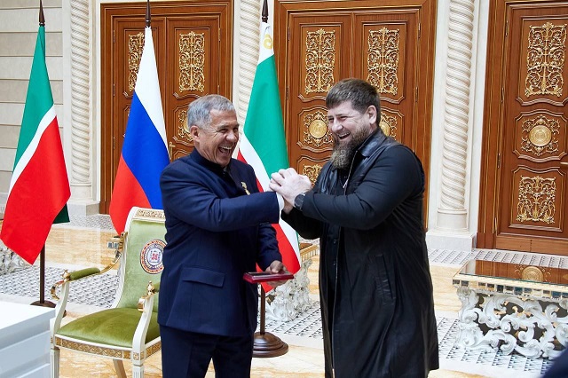 «С днем рождения, брат!»: Минниханов поздравил Кадырова с 46-летием