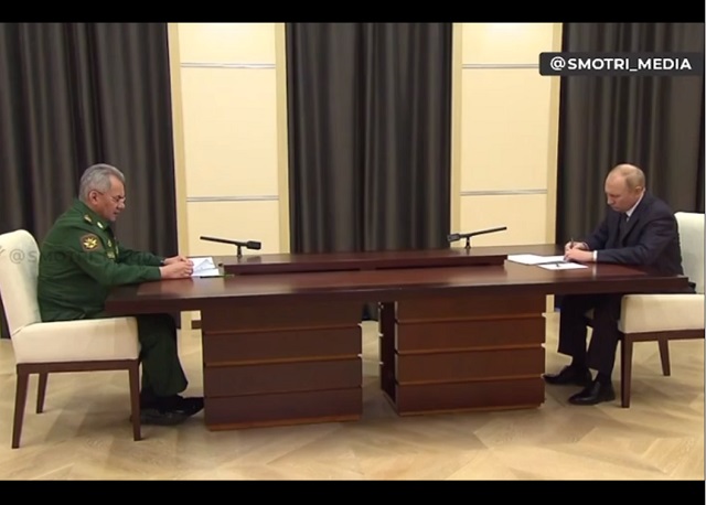 Шойгу доложил Путину о достижении целей частичной мобилизации в России – видео