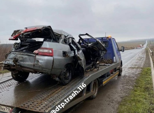 Соцсети: в Татарстане погиб 19-летний парень, вылетевший на машине с дороги – видео