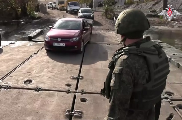 «Без потерь»: Минобороны РФ сообщило о завершении переброски войск на левый берег Днепра