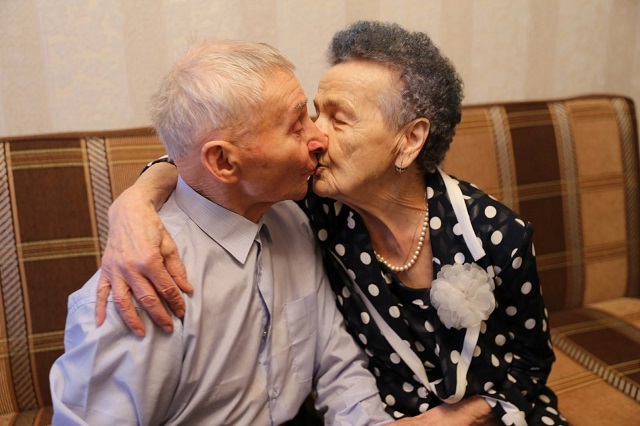 70 лет вместе: супруги из Нижнекамска отметили «благодатную свадьбу»