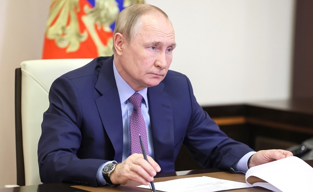 Путин поддержал идею расширения возможностей внесудебной процедуры банкротства