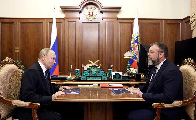 Петруца доложил Путину о деятельности ФРП по поддержке предпринимателей