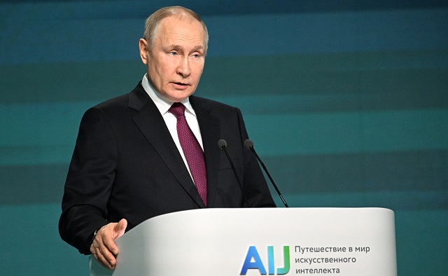 Путин призвал усилить развитие искусственного интеллекта в России