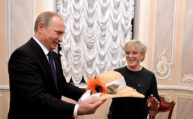 Президент России поздравил актрису Алису Фрейндлих с днем рождения