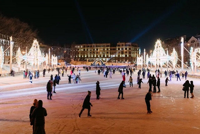В четверг в Казани возобновят работу катки в парке «Черное озеро» и сквере на Карбышева