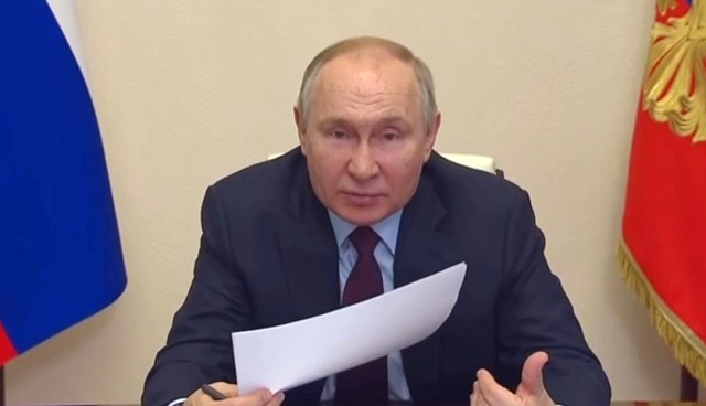 «Дурака валяете»: Путин отчитал Мантурова за отсутствие заказов на воздушные суда
