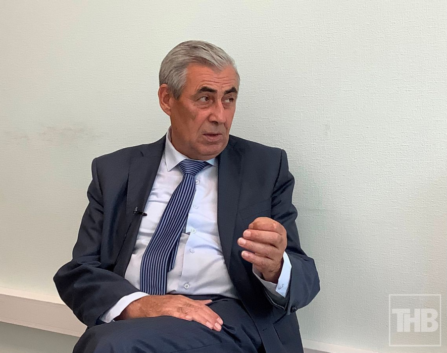 Вахит Имамов: “Үзем тәҗрибәмнән чыгып әйтәм, хөкүмәт язучыларны пропагандалау өчен җитәрлек эшләмәде” (ВИДЕО)