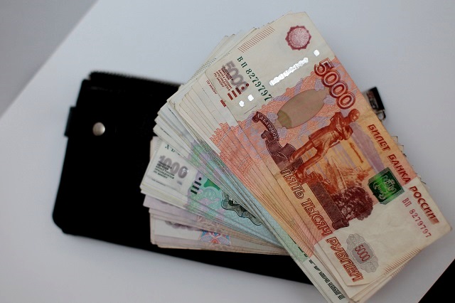 Житель Казани отдал мошенникам 266 000 рублей для спасения «попавшей в ДТП» дочери