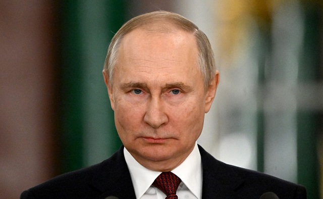 Владимир Путин отстранил от должностей послов России в Эстонии и Латвии