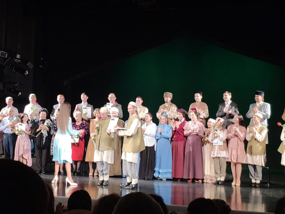 Габдулла Кариев театры: Яңа сезонга кәҗүл читекләр белән
