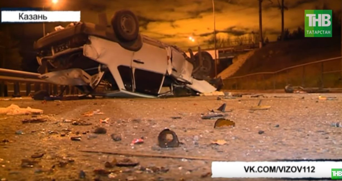 В Казани пьяный водитель попал в страшное ДТП, вылетел из машины и оказался в больнице (ВИДЕО)