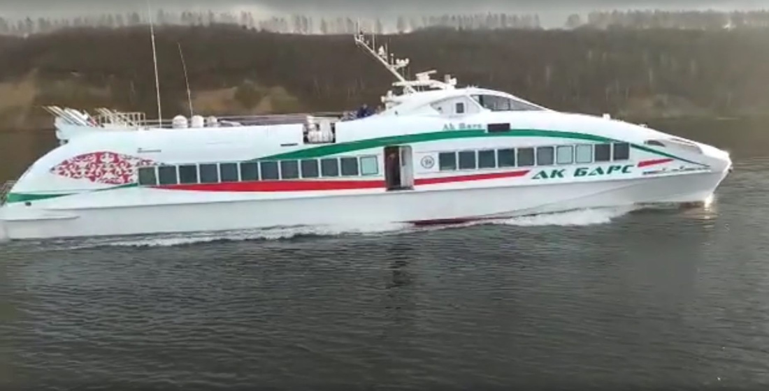 Капитан корабля, который спасал людей с «Булгарии», выложил видео испытания теплохода в Татарстане