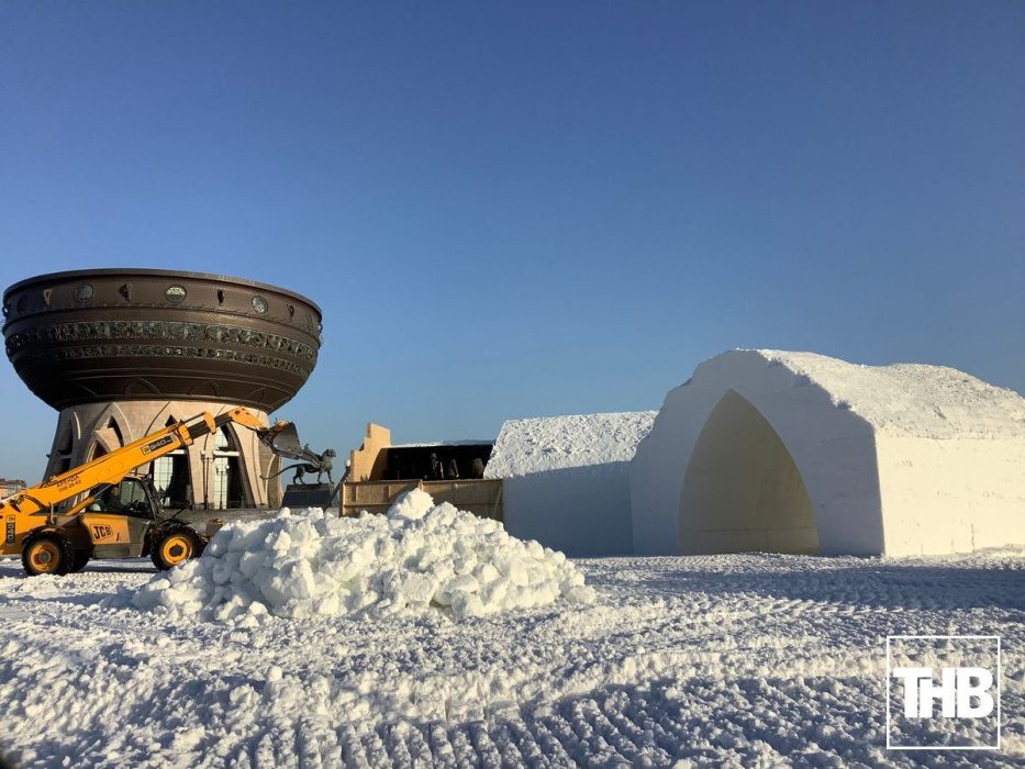 В Казани строят ледовый городок из искусственного снега (ФОТО)