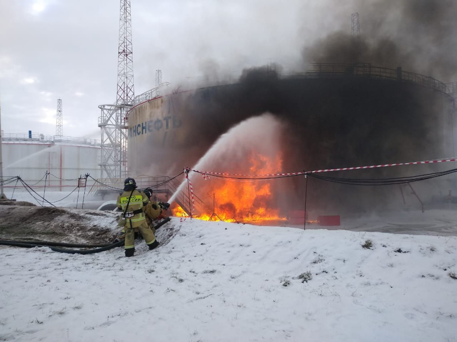 В Татарстане загорелся нефтяной резервуар (ВИДЕО)