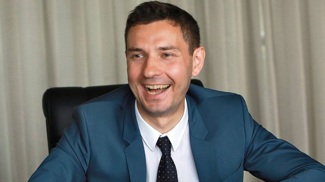 Министр спорта Татарстана смотрел футбол на смартфоне во время речи Колобкова