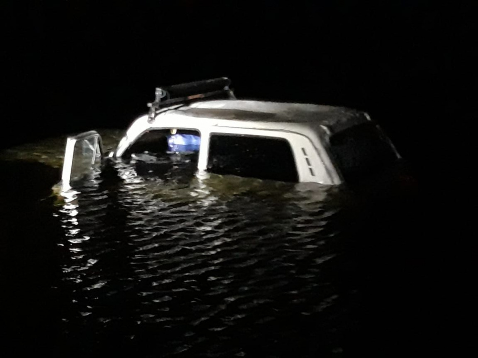 В Мензелинском районе три человека в автомобиле «Нива» провалились под лед