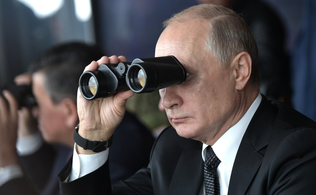 Путин наблюдал за пусками гиперзвуковых ракет «Кинжала» у берегов Крыма